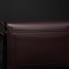 Brown leather crossbody bag - back panel
